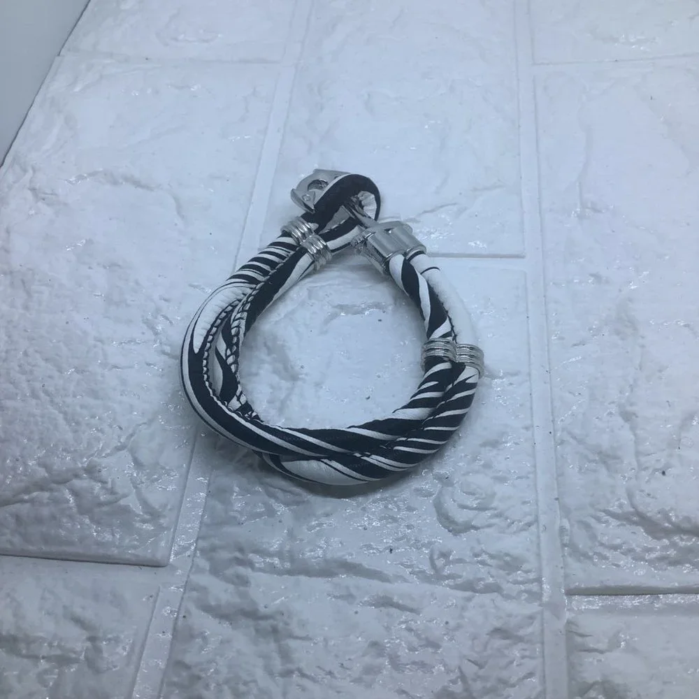 Sliver Classic Anchor Clasp Bracelet Men’s White and Black‎